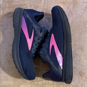 Brooks ANTHEM 5 Women's Athletic Shoes in Navy and Pink